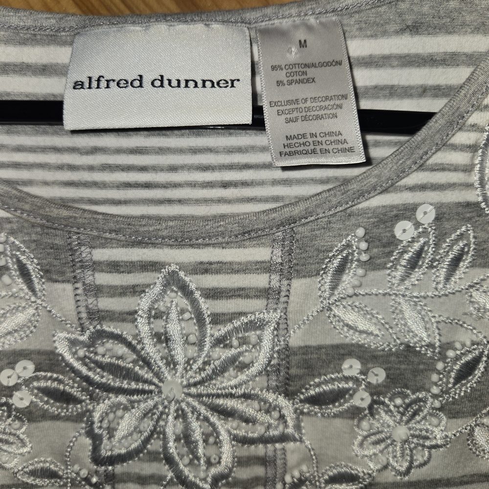 Alfred Dunner Gray Striped Women's Top Size Medium - Picture 2 of 6